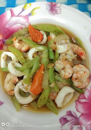 Foto resep Cumi udang tumis cabe.. pedasnya nampoll