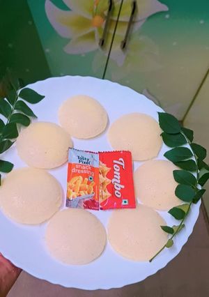 इडली (idli recipe in Hindi) रेसिपी मुख्य फोटो
