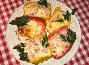 Una foto de Morrones rellenos