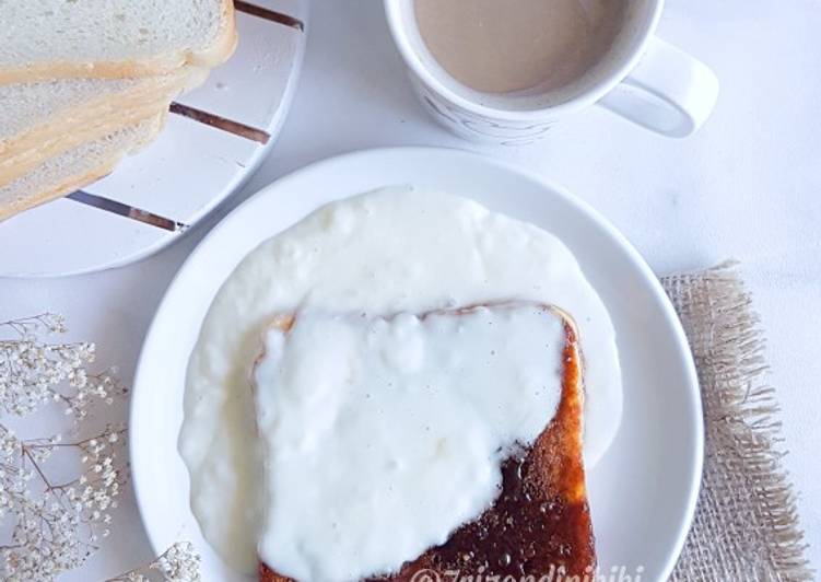 Cara buat Roti panggang karamel saos susu Sederhana