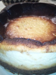 Una foto de Tarta de Queso Cremosa con Base de Lotus