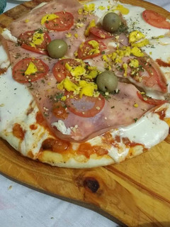 Una foto de Pizza Casera -Fácil y rica