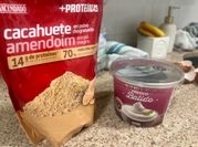 Una foto de desayuno con avena