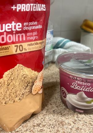 Foto principal de Desayuno de Yogur con Avena y Cacahuete