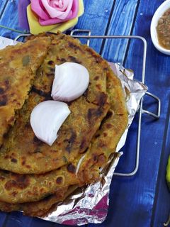 पंजाबी मेथी आलू पराठा (punjabi methi aloo paratha recipe in hindi) रेसिपी मुख्य फोटो