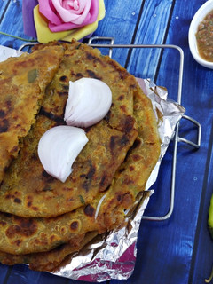 पंजाबी मेथी आलू पराठा (punjabi methi aloo paratha recipe in hindi) रेसिपी मुख्य फोटो