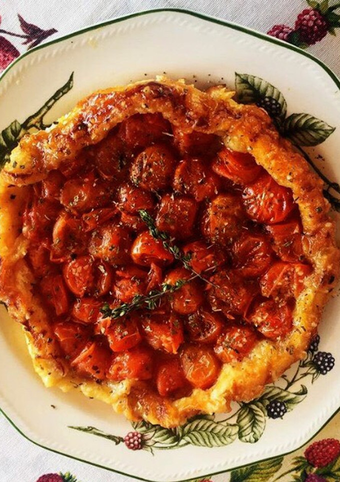 Una foto de Tarta tatin de tomates cherry