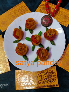 रोज़ समोसा(Rose samosa recipe in Hindi) रेसिपी मुख्य फोटो