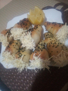 صورة لوصفة لي كورني مالحين بصلصة الجبن والدجاج 👌😋