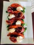 Ensalada de melón con jamón y burrata