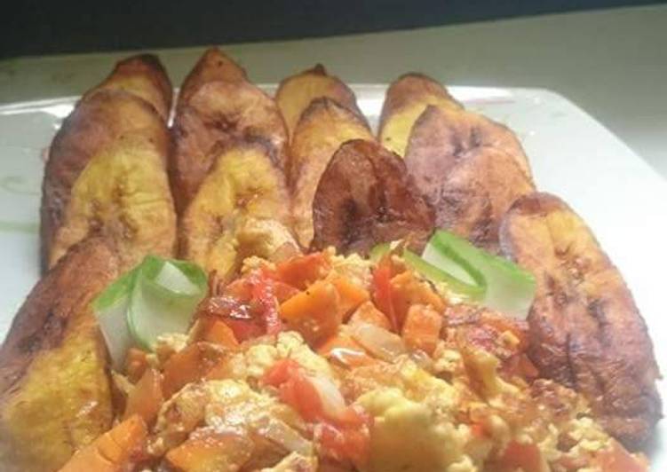 Fried plantain with fried eggs