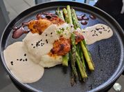 Una foto de filete pechuga pollo