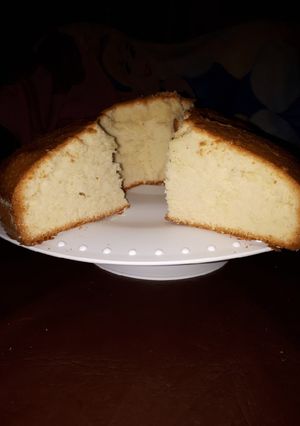 Una foto de Bizcochuelo "25 cucharadas" de vainilla