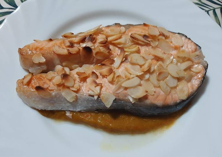 Salmone su crema di friggitelli