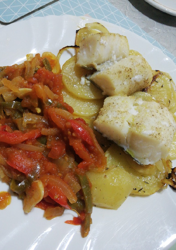 Una foto de Lomos de bacalao con salsa a la roteña