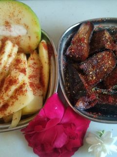 કાચી કેરી અને રીંગણ નું સલાડ (Kachi keri & Ringan Salad Recipe in Gujarati)I રેસીપી મુખ્ય ફોટો