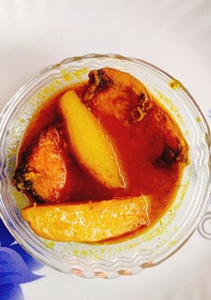 রুই মাছের ঝোল (rui macher jhol recipe in Bengali) রেসিপির প্রধান ছবি