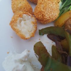A picture of Potatoes balls.