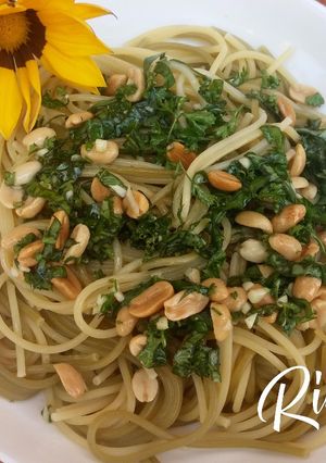 Una foto de Veggie - Spaguetti al pesto con maní