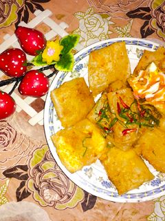 Foto resep Risoles kulit lumpia isi (mayonaise, saos, sayuran, sosis)