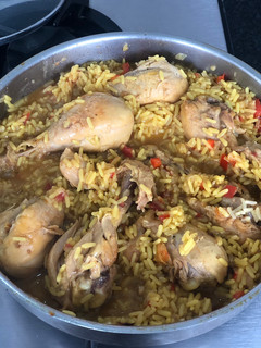 Una foto de 🍚 Arroz con pollo🐥 t•e•n•t•a•de•o•r