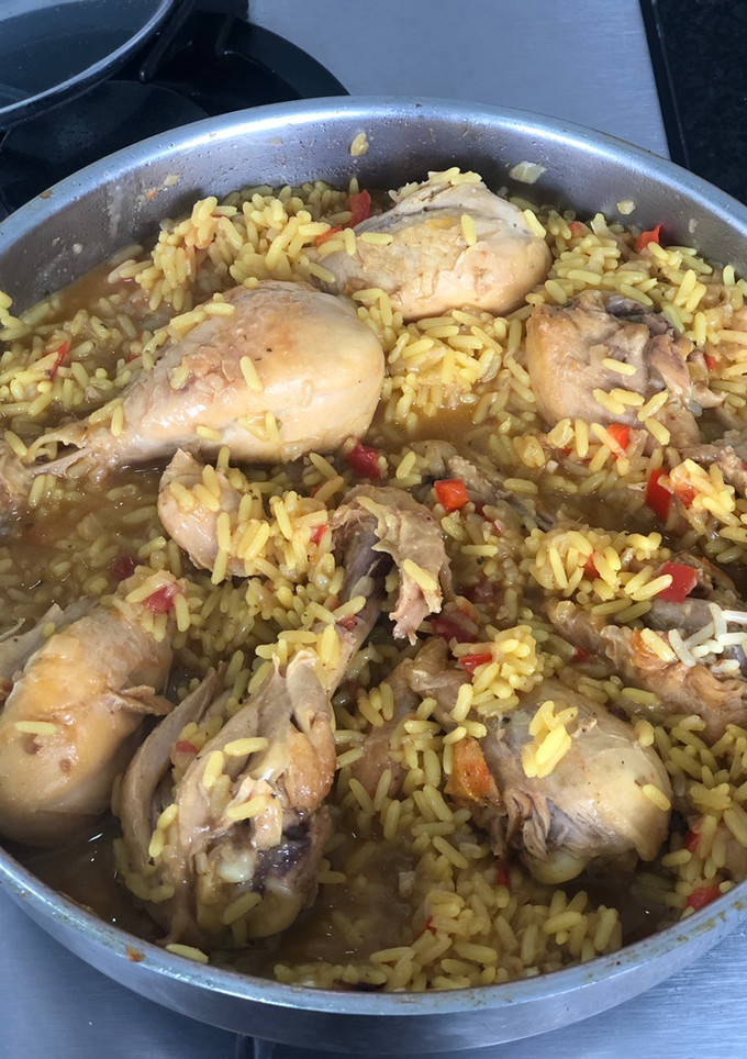 Una foto de 🍚 Arroz con pollo🐥 t•e•n•t•a•de•o•r