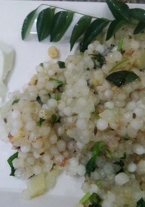 #સાબુદાણા ખીચડી(sabudana khichdi recipe in Gujarati) રેસીપી મુખ્ય ફોટો