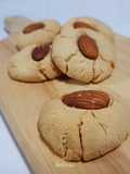 Vegan almond cookie