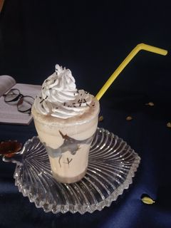 કોકો વેનીલા કોલ્ડ કોફી (Coco Vanilla Cold Coffee Recipe In Gujarati) રેસીપી મુખ્ય ફોટો
