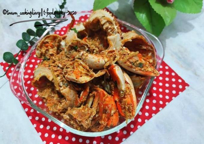 Kepiting saus telur pedes