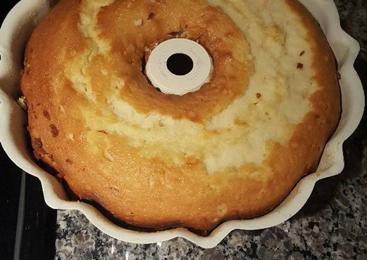 Simple Way to Prepare Any-night-of-the-week Pound Cake with cream cheese