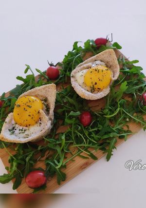 A picture of Eggs en Cocotte in Sandwich Bread.