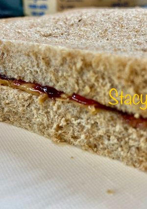 Φωτογραφία της συνταγής Peanut Butter & Jelly Sandwich (Ψωμί με φυστικοβούτυρο και μαρμελάδα)!