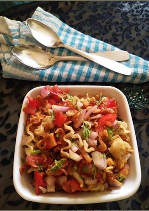 मैगी भेल (maggi bhel recipe in Hindi) रेसिपी मुख्य फोटो