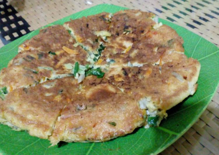 Omelet komplit (sayur, jamur, udang)