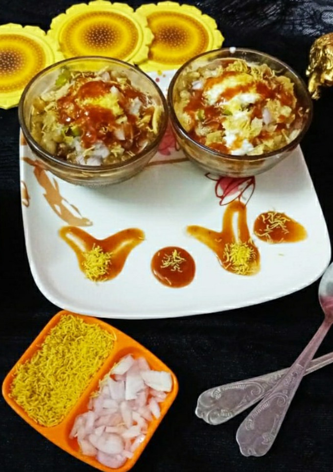 मीठी तीखी मटर चाट (Mithi thikhi matar chaat recipe in hindi) रेसिपी मुख्य फोटो