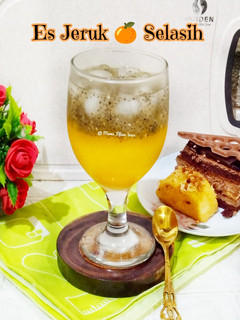 Foto resep Es Jeruk 🍊 Selasih
