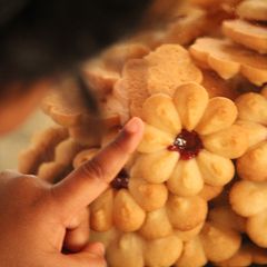 A picture of Flower cookies with Jam.
