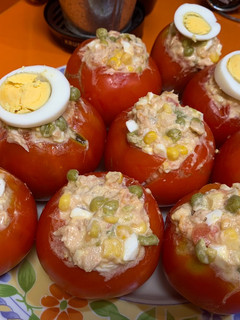 Una foto de Tomates rellenos de atún