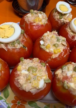 Una foto de Tomates rellenos de atún