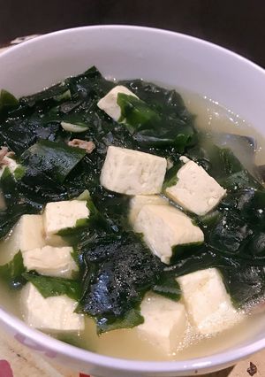 Hình của món Canh rong biển thịt bò đậu hũ.
