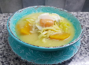 Una foto de Sopa de verduras diferente