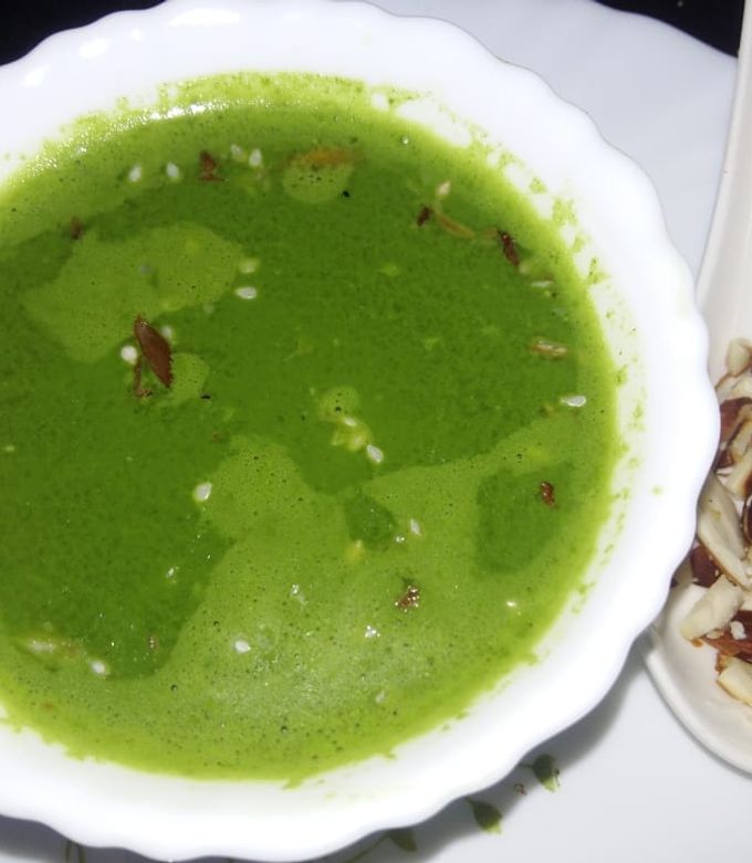 A picture of Almond And Spinach Soup.