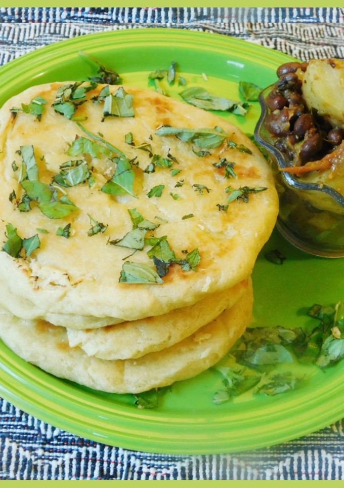 டர்கிஷ் ரொட்டி (சூப்பர் சாஃப்ட் Turkish bread –bazlama) செய்முறை முக்கிய புகைப்படம்