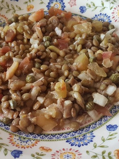 Una foto de Ensalada de lentejas con parmesano