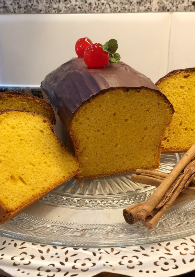 Una foto de Bizcocho de calabaza con cobertura de chocolate