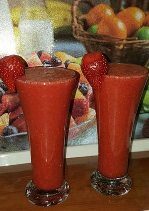 صورة لوصفة عصير الفراولة المميز🍓🍸🍸