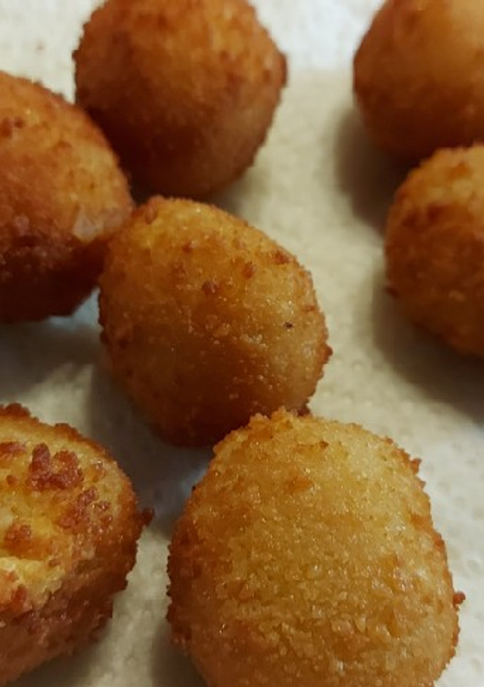 Una foto de Croquetas de magdalena con dulce de leche