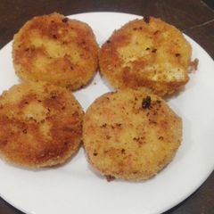 A picture of Carrot potatoes cutlets.