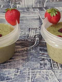 Una foto de Smoothie de té matcha, kiwi y plátano